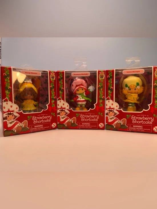 Cheebee Strawberry Shortcake Cheebee Collectible Figure Set (3pc bundle) - Picture 4 of 6